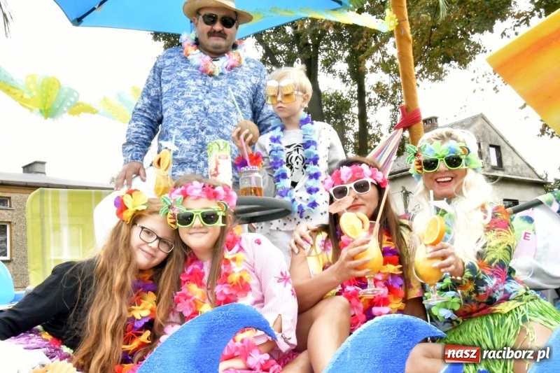 Zdjęcie w galerii na portalu naszraciborz.pl: Aloha! Dożynki w Raszczycach na tropikalną modłę wiadomości z regionu