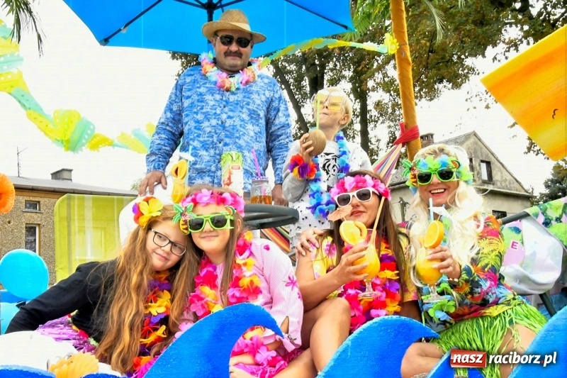 Zdjęcie w galerii na portalu naszraciborz.pl: Aloha! Dożynki w Raszczycach na tropikalną modłę wiadomości z regionu