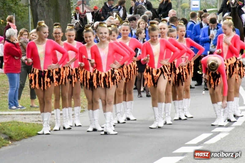 Zdjęcie w galerii na portalu naszraciborz.pl: Aloha! Dożynki w Raszczycach na tropikalną modłę wiadomości z regionu