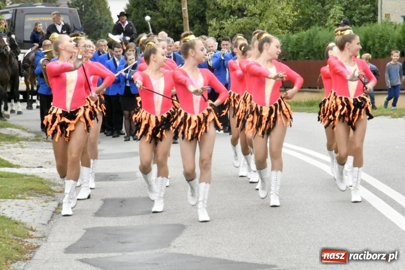 Zdjęcie w galerii na portalu naszraciborz.pl: Aloha! Dożynki w Raszczycach na tropikalną modłę wiadomości z regionu