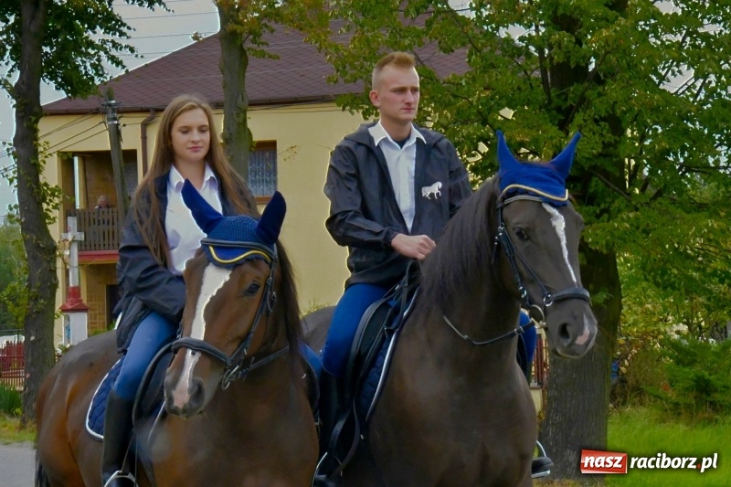 Zdjęcie w galerii na portalu naszraciborz.pl: Aloha! Dożynki w Raszczycach na tropikalną modłę wiadomości z regionu