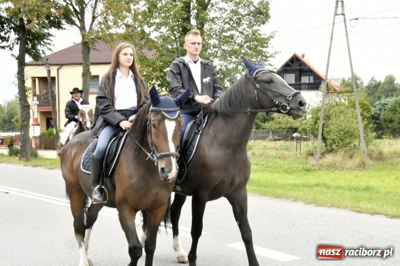 Zdjęcie w galerii na portalu naszraciborz.pl: Aloha! Dożynki w Raszczycach na tropikalną modłę wiadomości z regionu