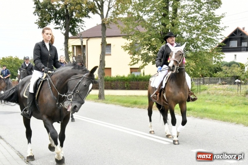 Zdjęcie w galerii na portalu naszraciborz.pl: Aloha! Dożynki w Raszczycach na tropikalną modłę wiadomości z regionu