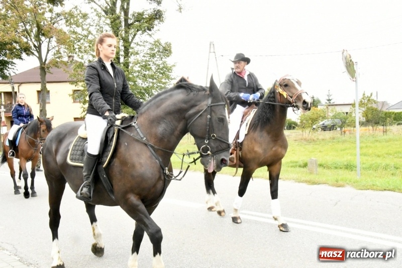 Zdjęcie w galerii na portalu naszraciborz.pl: Aloha! Dożynki w Raszczycach na tropikalną modłę wiadomości z regionu