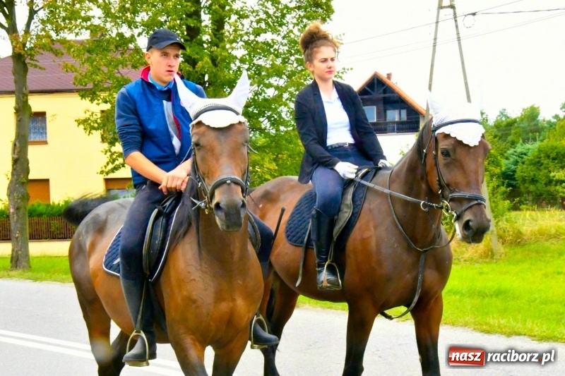 Zdjęcie w galerii na portalu naszraciborz.pl: Aloha! Dożynki w Raszczycach na tropikalną modłę wiadomości z regionu