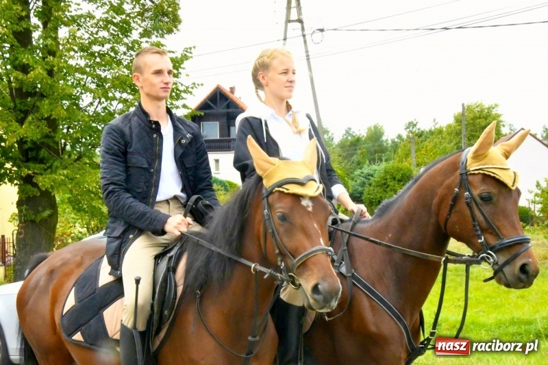 Zdjęcie w galerii na portalu naszraciborz.pl: Aloha! Dożynki w Raszczycach na tropikalną modłę wiadomości z regionu