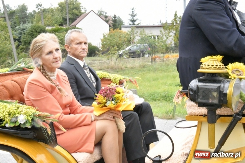 Zdjęcie w galerii na portalu naszraciborz.pl: Aloha! Dożynki w Raszczycach na tropikalną modłę wiadomości z regionu