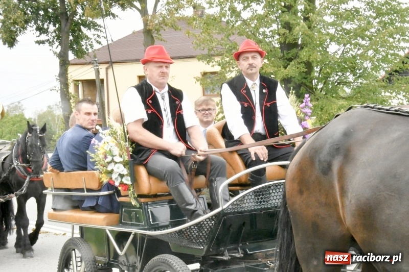 Zdjęcie w galerii na portalu naszraciborz.pl: Aloha! Dożynki w Raszczycach na tropikalną modłę wiadomości z regionu