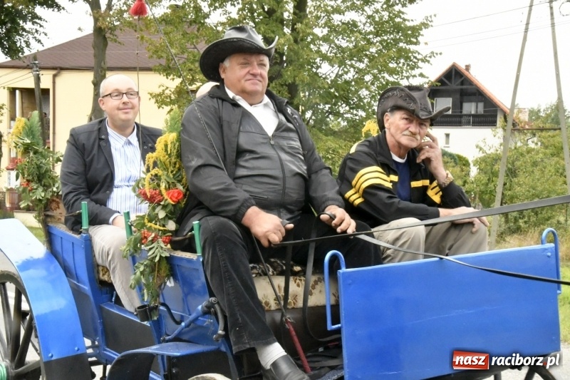 Zdjęcie w galerii na portalu naszraciborz.pl: Aloha! Dożynki w Raszczycach na tropikalną modłę wiadomości z regionu