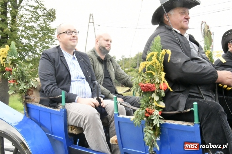 Zdjęcie w galerii na portalu naszraciborz.pl: Aloha! Dożynki w Raszczycach na tropikalną modłę wiadomości z regionu