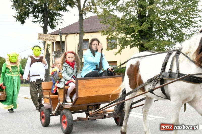 Zdjęcie w galerii na portalu naszraciborz.pl: Aloha! Dożynki w Raszczycach na tropikalną modłę wiadomości z regionu