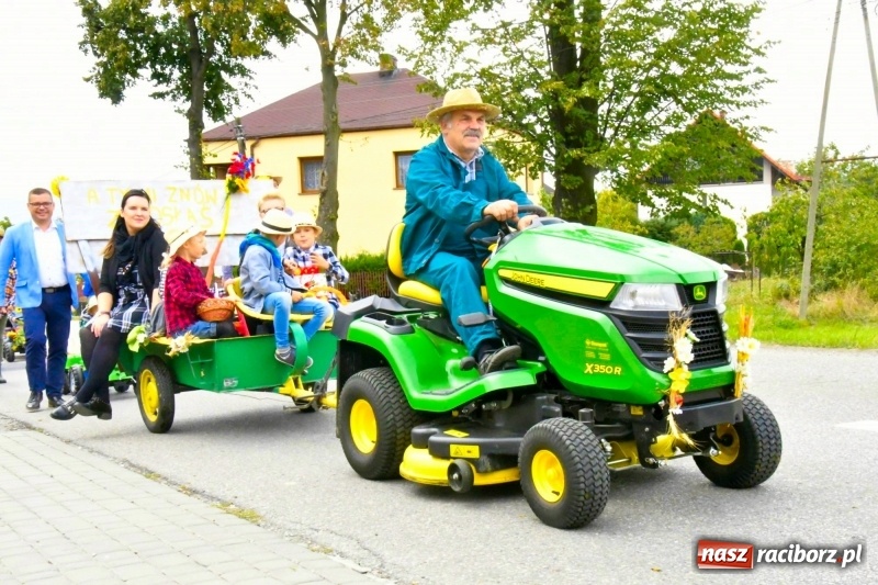 Zdjęcie w galerii na portalu naszraciborz.pl: Aloha! Dożynki w Raszczycach na tropikalną modłę wiadomości z regionu