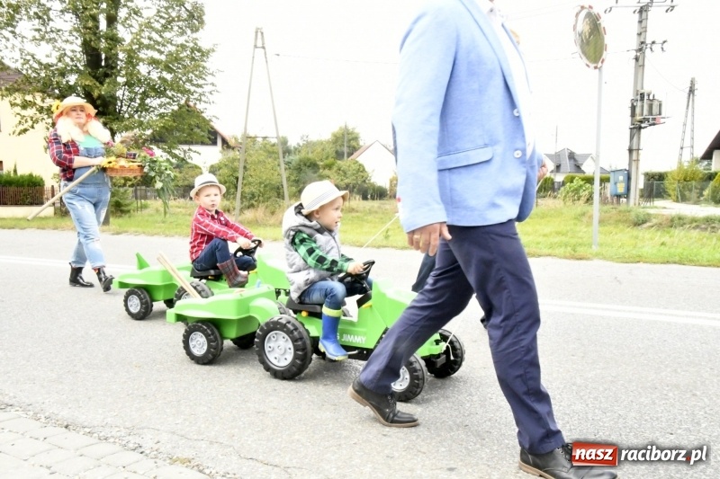 Zdjęcie w galerii na portalu naszraciborz.pl: Aloha! Dożynki w Raszczycach na tropikalną modłę wiadomości z regionu