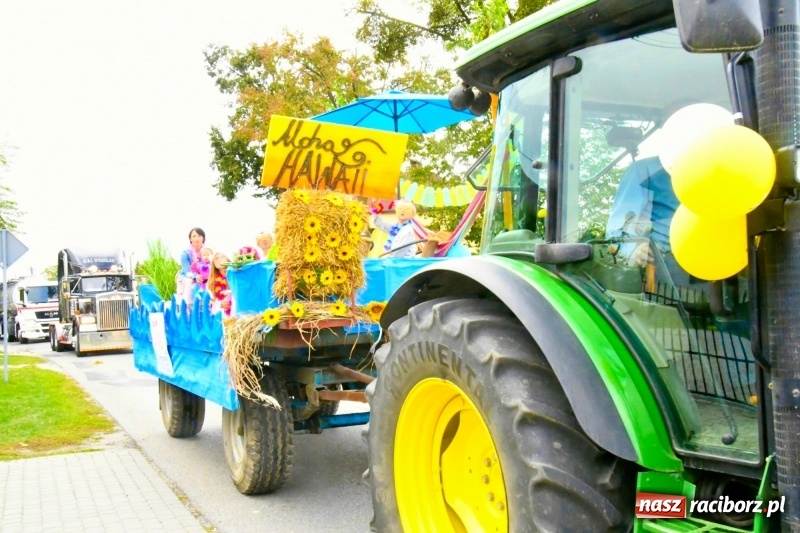Zdjęcie w galerii na portalu naszraciborz.pl: Aloha! Dożynki w Raszczycach na tropikalną modłę wiadomości z regionu