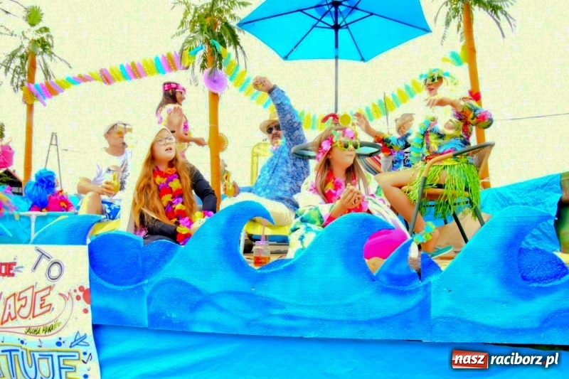 Zdjęcie w galerii na portalu naszraciborz.pl: Aloha! Dożynki w Raszczycach na tropikalną modłę wiadomości z regionu