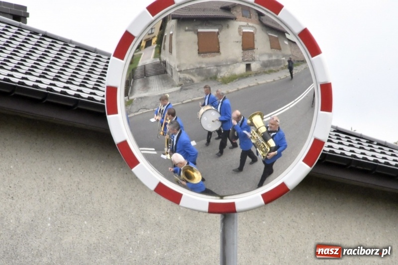 Zdjęcie w galerii na portalu naszraciborz.pl: Aloha! Dożynki w Raszczycach na tropikalną modłę wiadomości z regionu