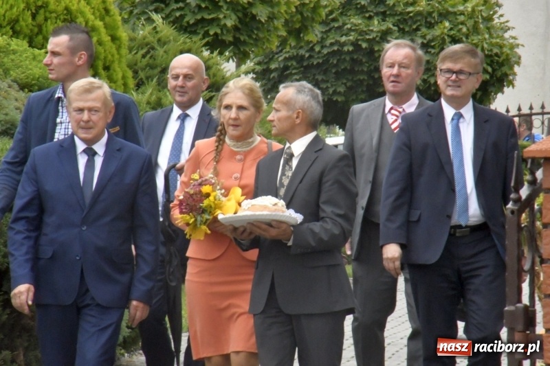 Zdjęcie w galerii na portalu naszraciborz.pl: Aloha! Dożynki w Raszczycach na tropikalną modłę wiadomości z regionu