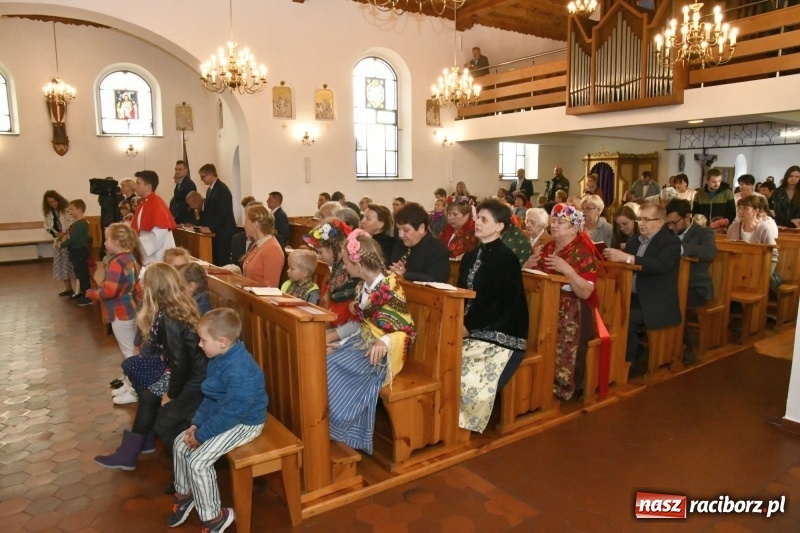 Zdjęcie w galerii na portalu naszraciborz.pl: Aloha! Dożynki w Raszczycach na tropikalną modłę wiadomości z regionu