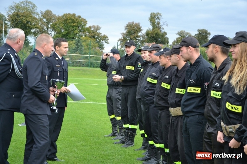 Zdjęcie w galerii na portalu naszraciborz.pl: OSP Owsiszcze z Pucharem Wójta. Gminne zawody sportowo-pożarnicze w Chałupkach  wiadomości z regionu