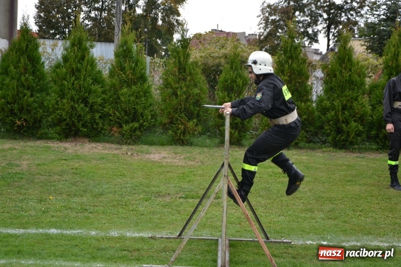 Zdjęcie w galerii na portalu naszraciborz.pl: OSP Owsiszcze z Pucharem Wójta. Gminne zawody sportowo-pożarnicze w Chałupkach  wiadomości z regionu