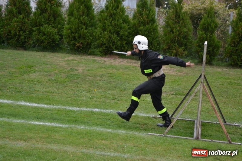 Zdjęcie w galerii na portalu naszraciborz.pl: OSP Owsiszcze z Pucharem Wójta. Gminne zawody sportowo-pożarnicze w Chałupkach  wiadomości z regionu