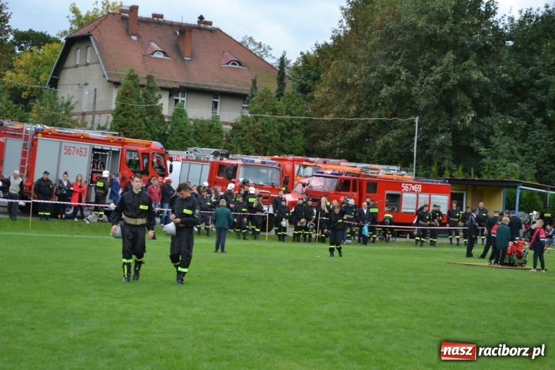 Zdjęcie w galerii na portalu naszraciborz.pl: OSP Owsiszcze z Pucharem Wójta. Gminne zawody sportowo-pożarnicze w Chałupkach  wiadomości z regionu