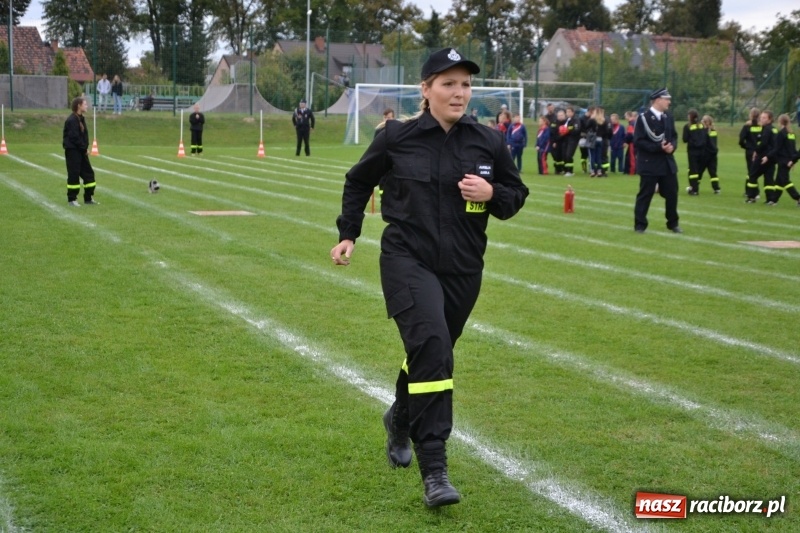 Zdjęcie w galerii na portalu naszraciborz.pl: OSP Owsiszcze z Pucharem Wójta. Gminne zawody sportowo-pożarnicze w Chałupkach  wiadomości z regionu