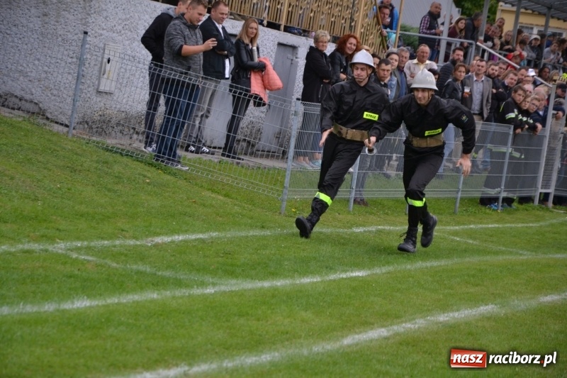Zdjęcie w galerii na portalu naszraciborz.pl: OSP Owsiszcze z Pucharem Wójta. Gminne zawody sportowo-pożarnicze w Chałupkach  wiadomości z regionu