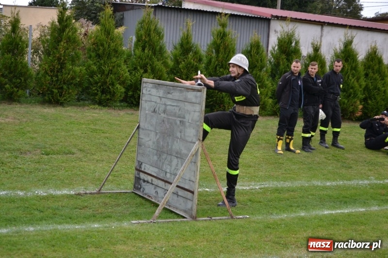 Zdjęcie w galerii na portalu naszraciborz.pl: OSP Owsiszcze z Pucharem Wójta. Gminne zawody sportowo-pożarnicze w Chałupkach  wiadomości z regionu