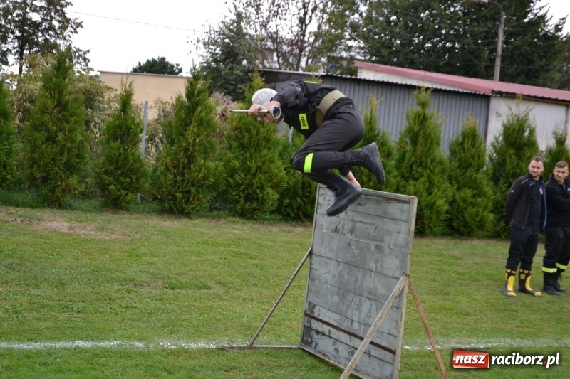 Zdjęcie w galerii na portalu naszraciborz.pl: OSP Owsiszcze z Pucharem Wójta. Gminne zawody sportowo-pożarnicze w Chałupkach  wiadomości z regionu
