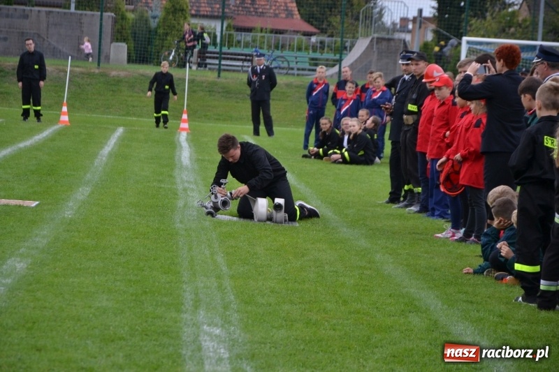 Zdjęcie w galerii na portalu naszraciborz.pl: OSP Owsiszcze z Pucharem Wójta. Gminne zawody sportowo-pożarnicze w Chałupkach  wiadomości z regionu