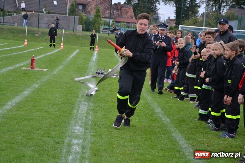 Zdjęcie w galerii na portalu naszraciborz.pl: OSP Owsiszcze z Pucharem Wójta. Gminne zawody sportowo-pożarnicze w Chałupkach  wiadomości z regionu