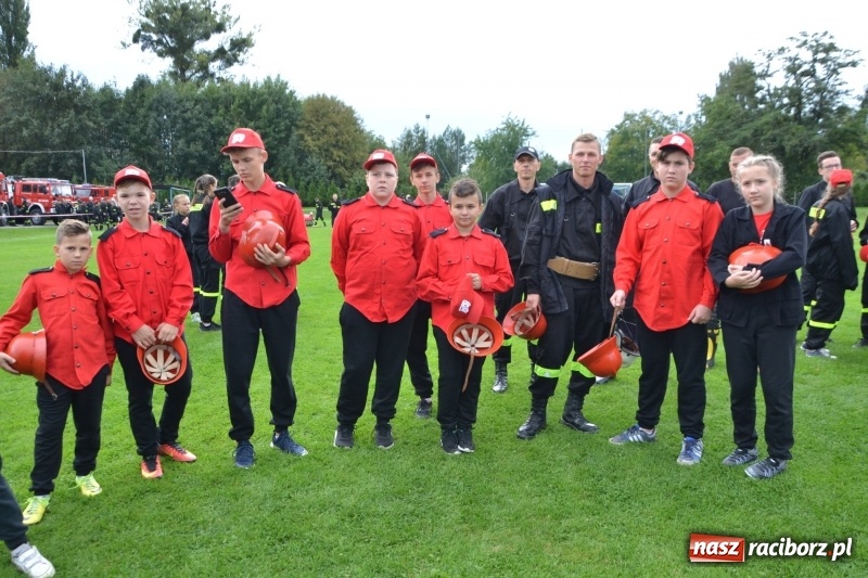 Zdjęcie w galerii na portalu naszraciborz.pl: OSP Owsiszcze z Pucharem Wójta. Gminne zawody sportowo-pożarnicze w Chałupkach  wiadomości z regionu