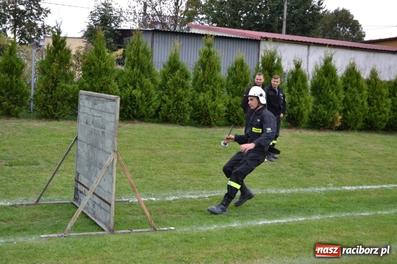 Zdjęcie w galerii na portalu naszraciborz.pl: OSP Owsiszcze z Pucharem Wójta. Gminne zawody sportowo-pożarnicze w Chałupkach  wiadomości z regionu
