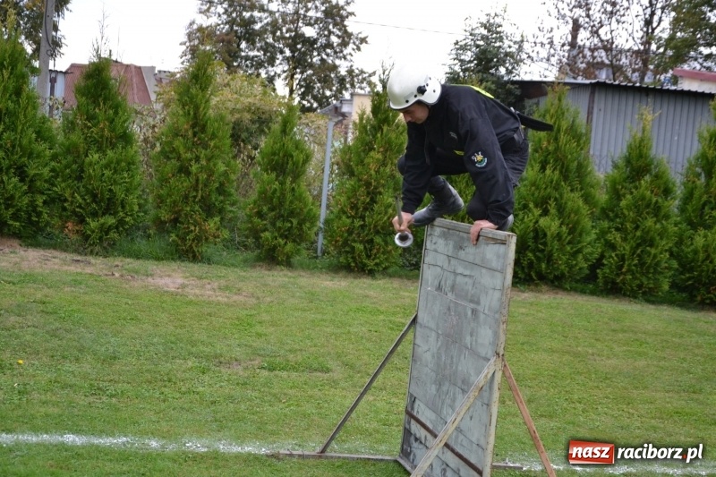 Zdjęcie w galerii na portalu naszraciborz.pl: OSP Owsiszcze z Pucharem Wójta. Gminne zawody sportowo-pożarnicze w Chałupkach  wiadomości z regionu