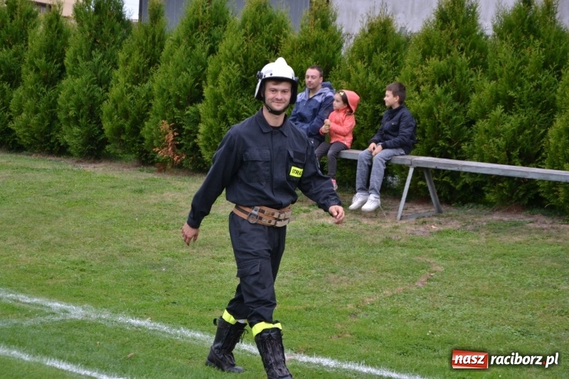 Zdjęcie w galerii na portalu naszraciborz.pl: OSP Owsiszcze z Pucharem Wójta. Gminne zawody sportowo-pożarnicze w Chałupkach  wiadomości z regionu