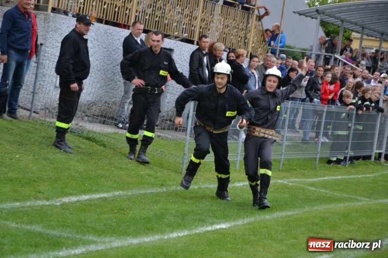 Zdjęcie w galerii na portalu naszraciborz.pl: OSP Owsiszcze z Pucharem Wójta. Gminne zawody sportowo-pożarnicze w Chałupkach  wiadomości z regionu