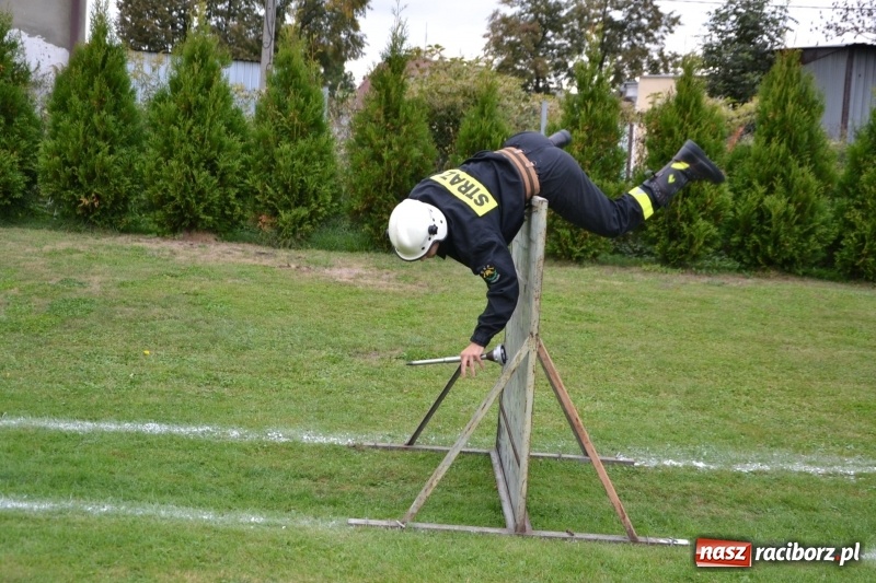 Zdjęcie w galerii na portalu naszraciborz.pl: OSP Owsiszcze z Pucharem Wójta. Gminne zawody sportowo-pożarnicze w Chałupkach  wiadomości z regionu