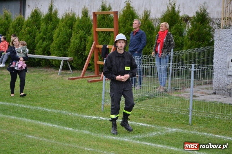 Zdjęcie w galerii na portalu naszraciborz.pl: OSP Owsiszcze z Pucharem Wójta. Gminne zawody sportowo-pożarnicze w Chałupkach  wiadomości z regionu