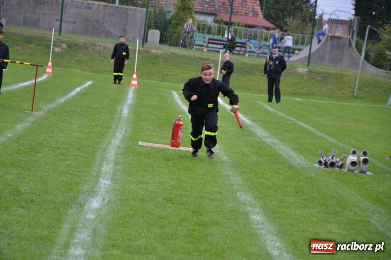 Zdjęcie w galerii na portalu naszraciborz.pl: OSP Owsiszcze z Pucharem Wójta. Gminne zawody sportowo-pożarnicze w Chałupkach  wiadomości z regionu