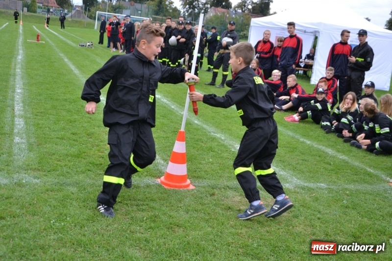 Zdjęcie w galerii na portalu naszraciborz.pl: OSP Owsiszcze z Pucharem Wójta. Gminne zawody sportowo-pożarnicze w Chałupkach  wiadomości z regionu