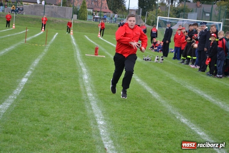 Zdjęcie w galerii na portalu naszraciborz.pl: OSP Owsiszcze z Pucharem Wójta. Gminne zawody sportowo-pożarnicze w Chałupkach  wiadomości z regionu