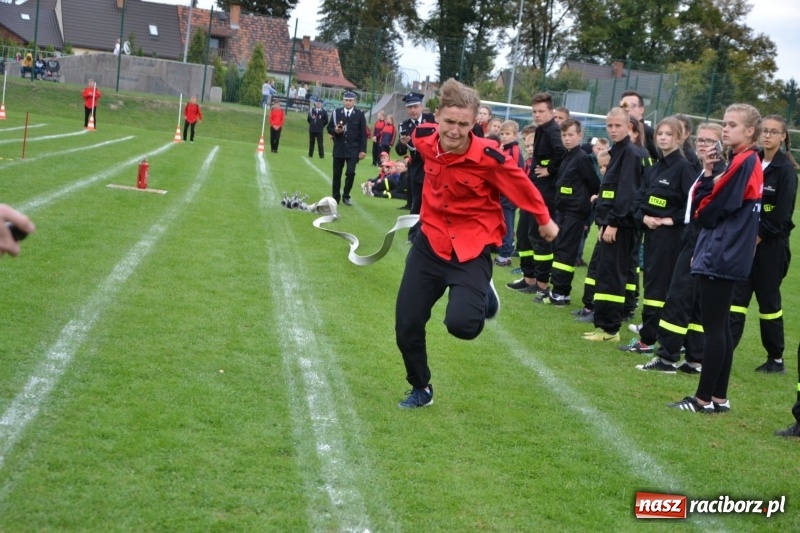 Zdjęcie w galerii na portalu naszraciborz.pl: OSP Owsiszcze z Pucharem Wójta. Gminne zawody sportowo-pożarnicze w Chałupkach  wiadomości z regionu