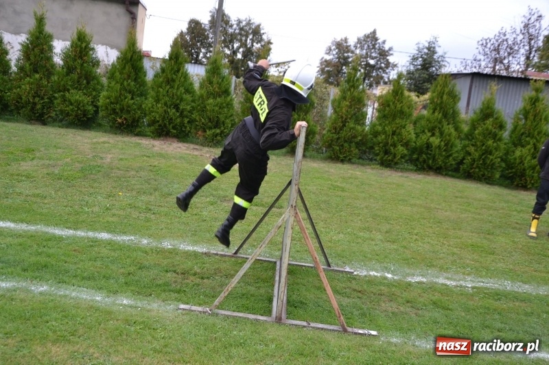 Zdjęcie w galerii na portalu naszraciborz.pl: OSP Owsiszcze z Pucharem Wójta. Gminne zawody sportowo-pożarnicze w Chałupkach  wiadomości z regionu
