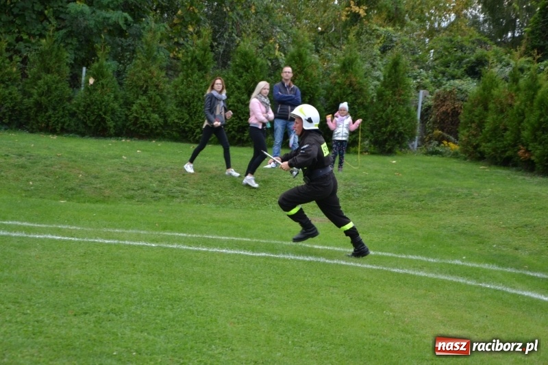 Zdjęcie w galerii na portalu naszraciborz.pl: OSP Owsiszcze z Pucharem Wójta. Gminne zawody sportowo-pożarnicze w Chałupkach  wiadomości z regionu