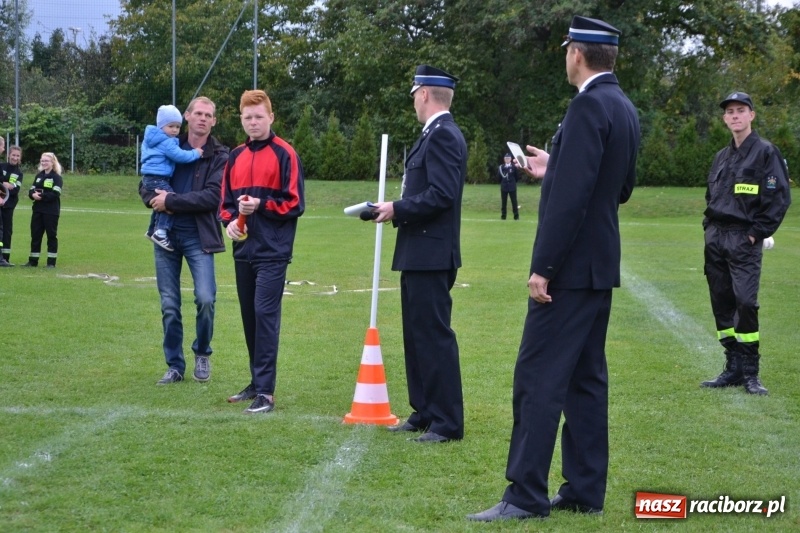 Zdjęcie w galerii na portalu naszraciborz.pl: OSP Owsiszcze z Pucharem Wójta. Gminne zawody sportowo-pożarnicze w Chałupkach  wiadomości z regionu