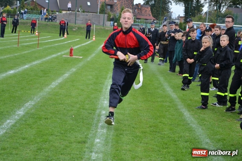 Zdjęcie w galerii na portalu naszraciborz.pl: OSP Owsiszcze z Pucharem Wójta. Gminne zawody sportowo-pożarnicze w Chałupkach  wiadomości z regionu