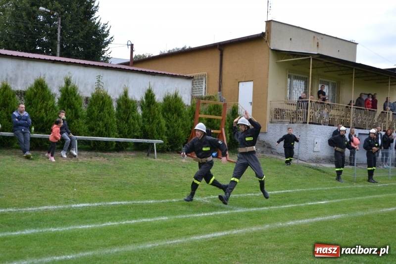 Zdjęcie w galerii na portalu naszraciborz.pl: OSP Owsiszcze z Pucharem Wójta. Gminne zawody sportowo-pożarnicze w Chałupkach  wiadomości z regionu