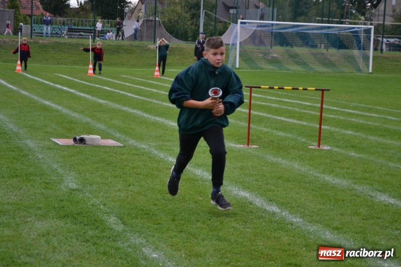 Zdjęcie w galerii na portalu naszraciborz.pl: OSP Owsiszcze z Pucharem Wójta. Gminne zawody sportowo-pożarnicze w Chałupkach  wiadomości z regionu