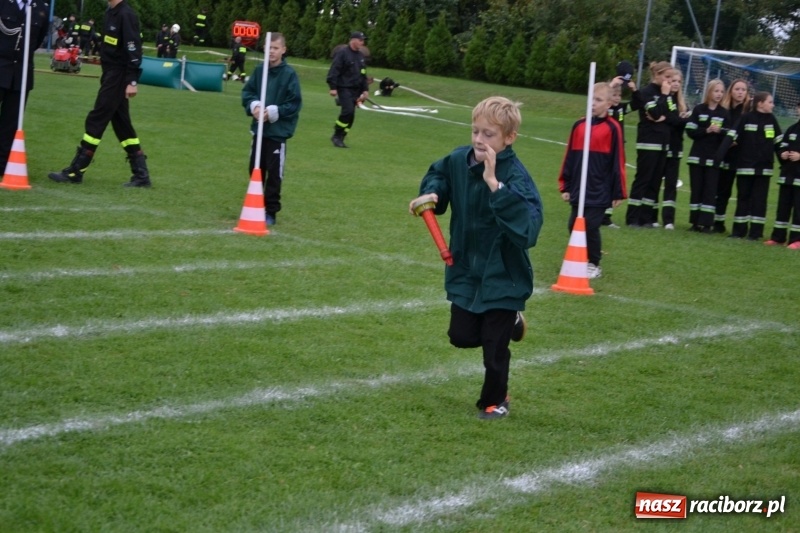 Zdjęcie w galerii na portalu naszraciborz.pl: OSP Owsiszcze z Pucharem Wójta. Gminne zawody sportowo-pożarnicze w Chałupkach  wiadomości z regionu